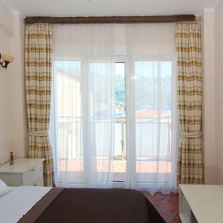 Lux M & A * Budva