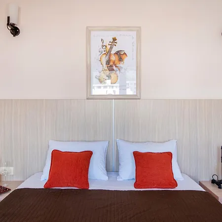 Lux M & A Apartment
