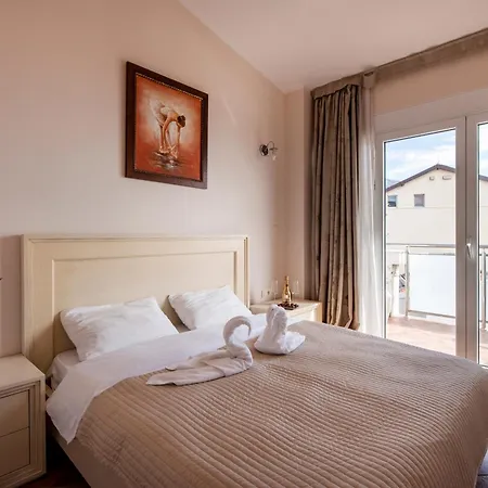 Lux M & A * Budva